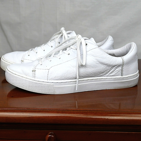 toms white sneakers